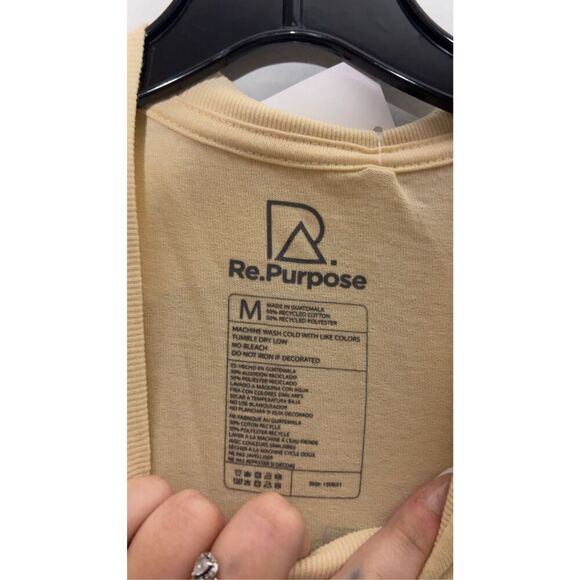 ‼️sale‼️Urban Outfitters Earth Day Repurpose tee shirt size medium C28-40 - Picture 3 of 4